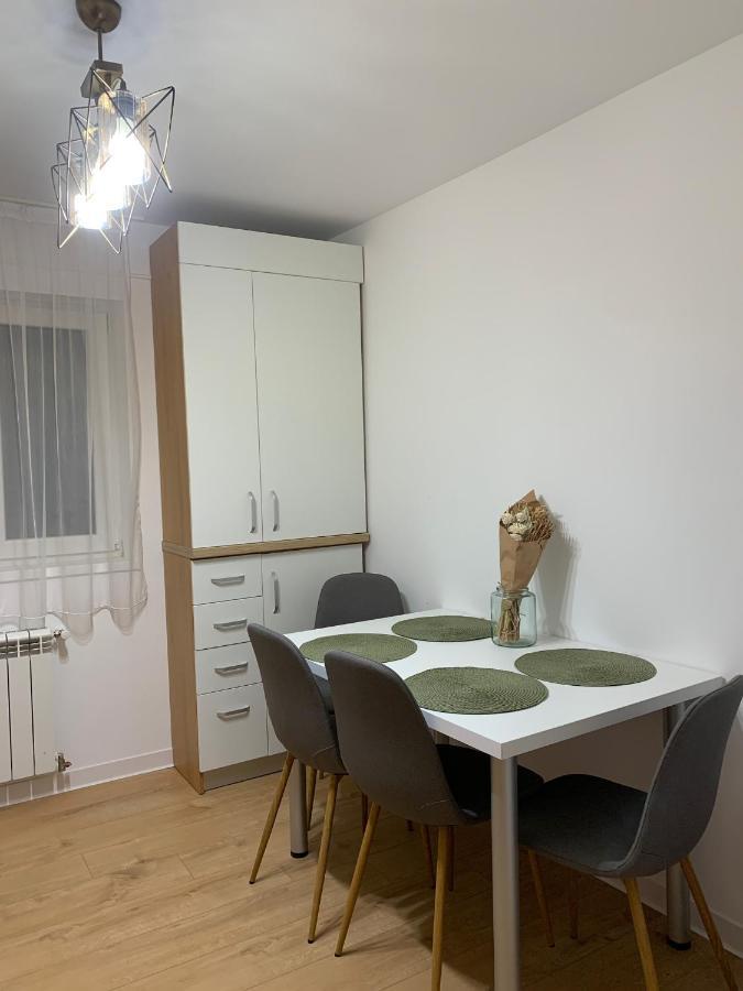 Sunny Apartment In Suceava Ngoại thất bức ảnh