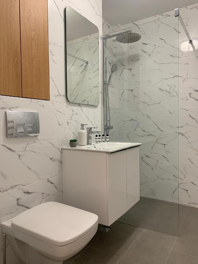 Sunny Apartment In Suceava Ngoại thất bức ảnh